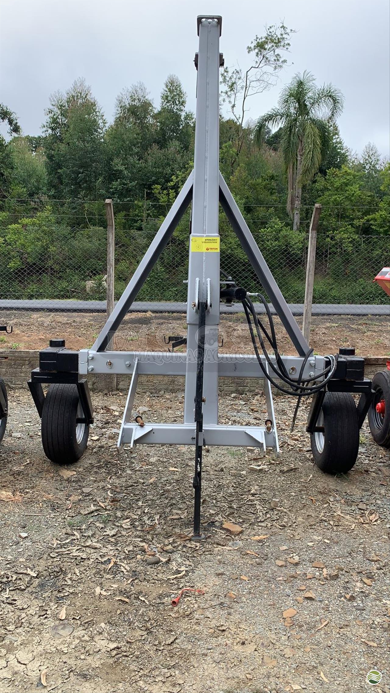 IMPLEMENTOS AGRICOLAS GUINCHO BIG BAG GUINCHO 2200 Kg Ivaí Máquinas Agrícolas IVAI PARANÁ PR